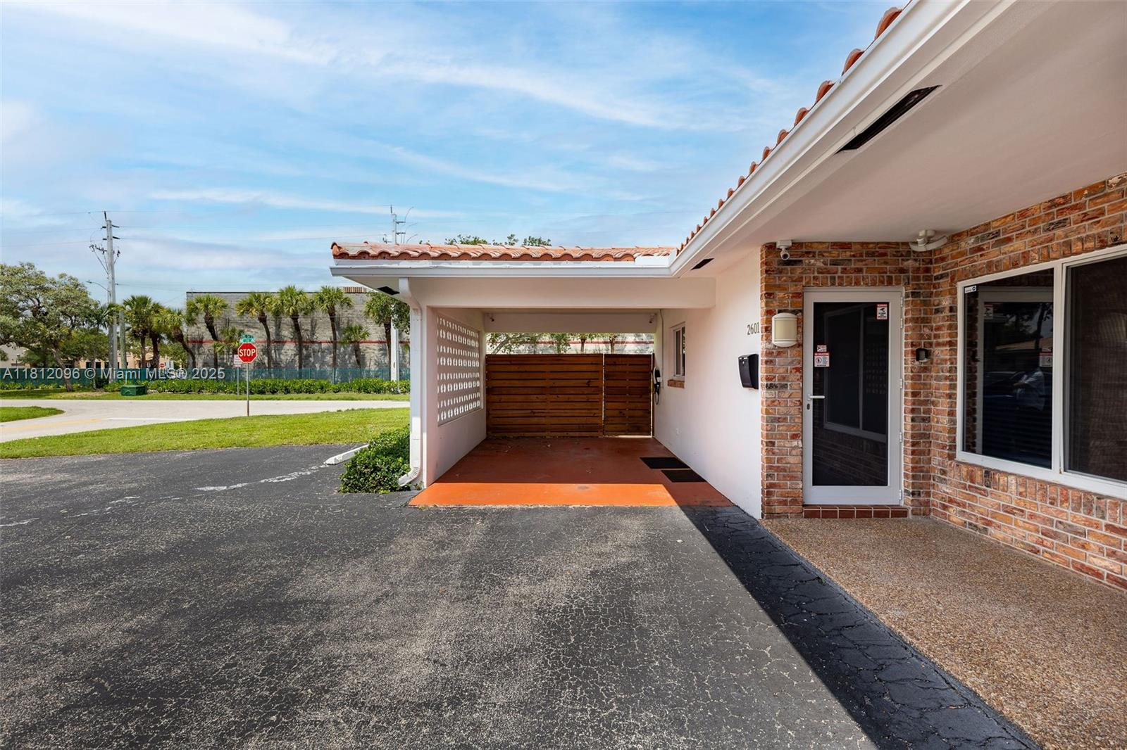 2601 NE 34th St 1-2