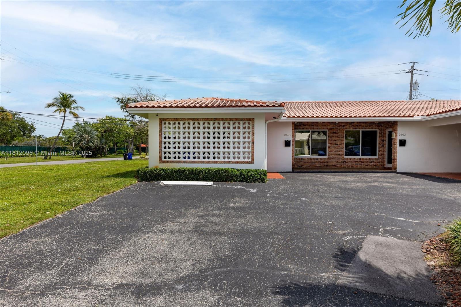 2601 NE 34th St 1-2