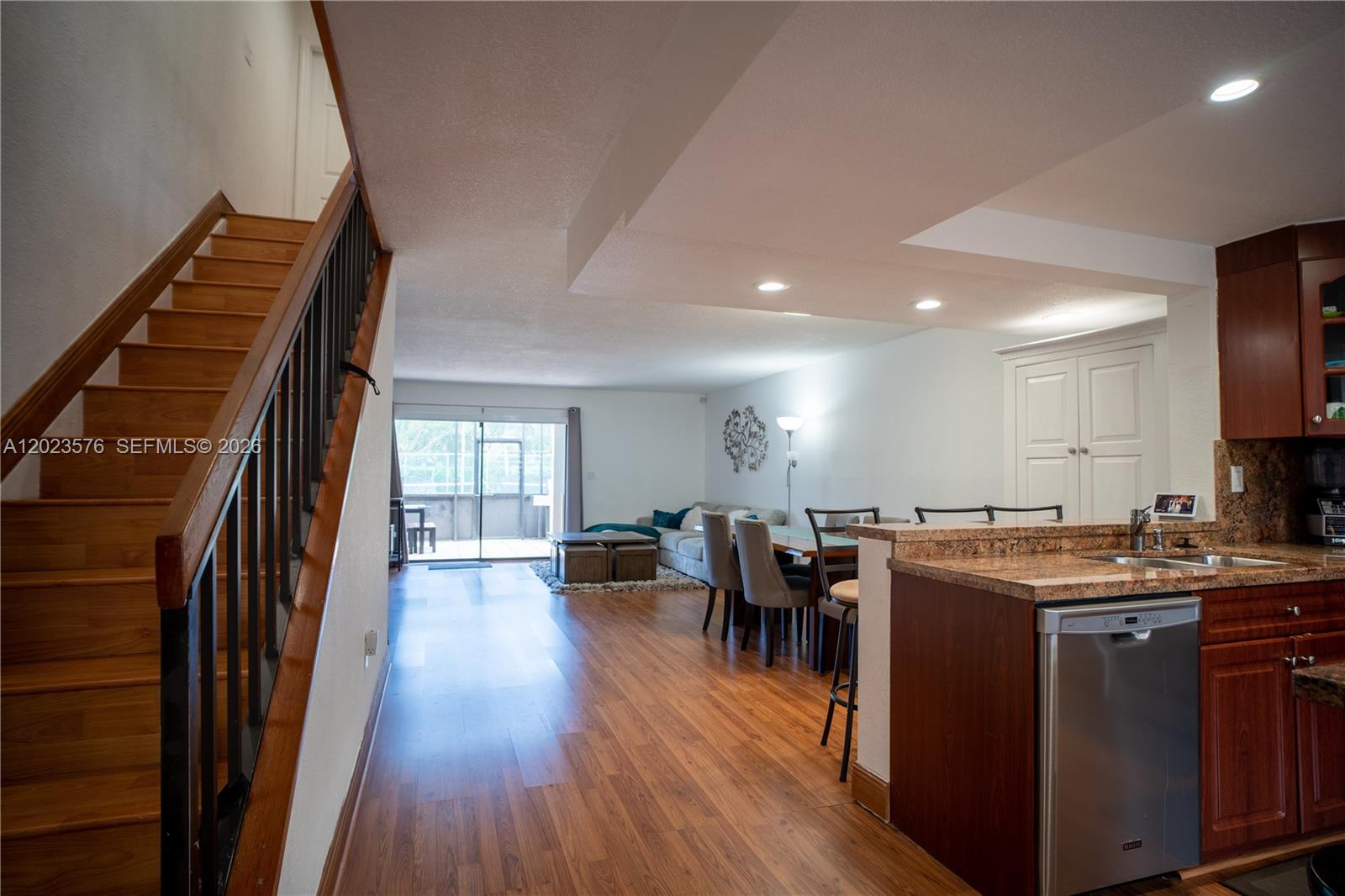 VILLAS OF AMBERWOOD CONDO - Residential