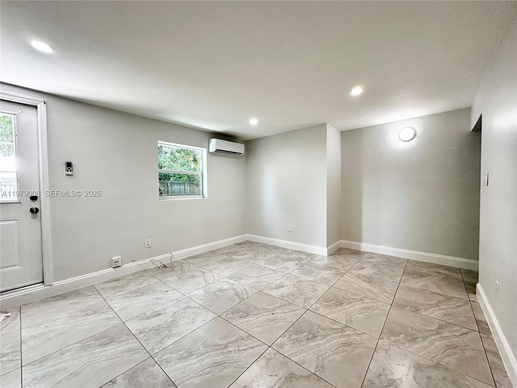 Photo of 1279 NE 40th Pl #3, Oakland Park, FL 33334 (MLS # A11979008)