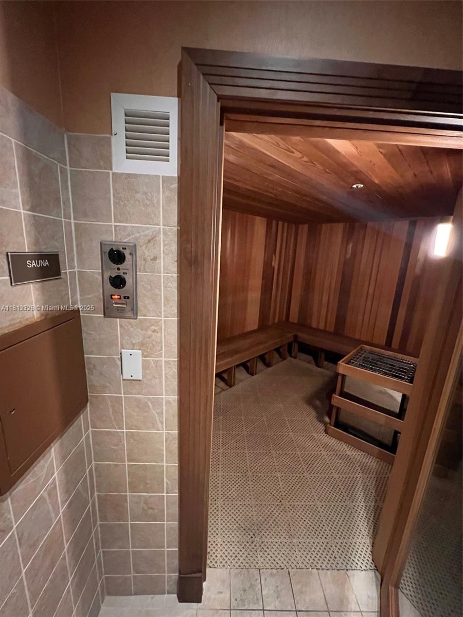 VERANDA CONDO - Residential