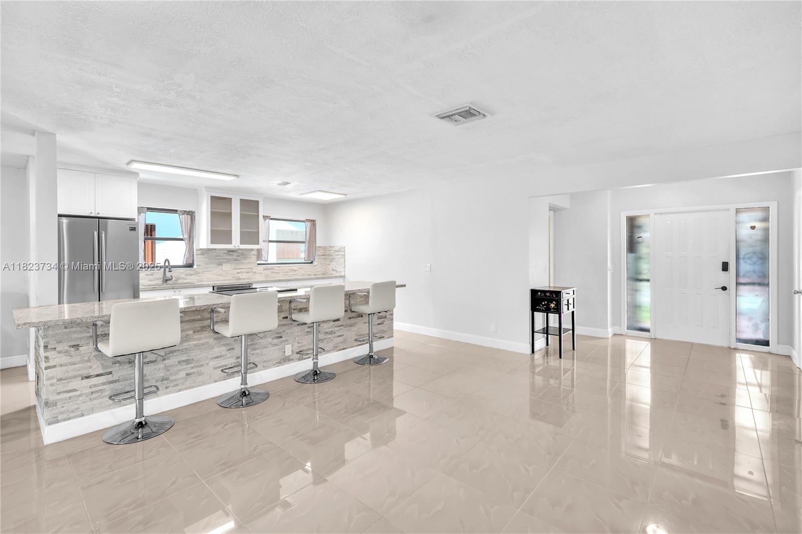 2035 SW 15th Ct, Deerfield Beach, FL, 33442/$344,000 2 2035 SW 15th Ct