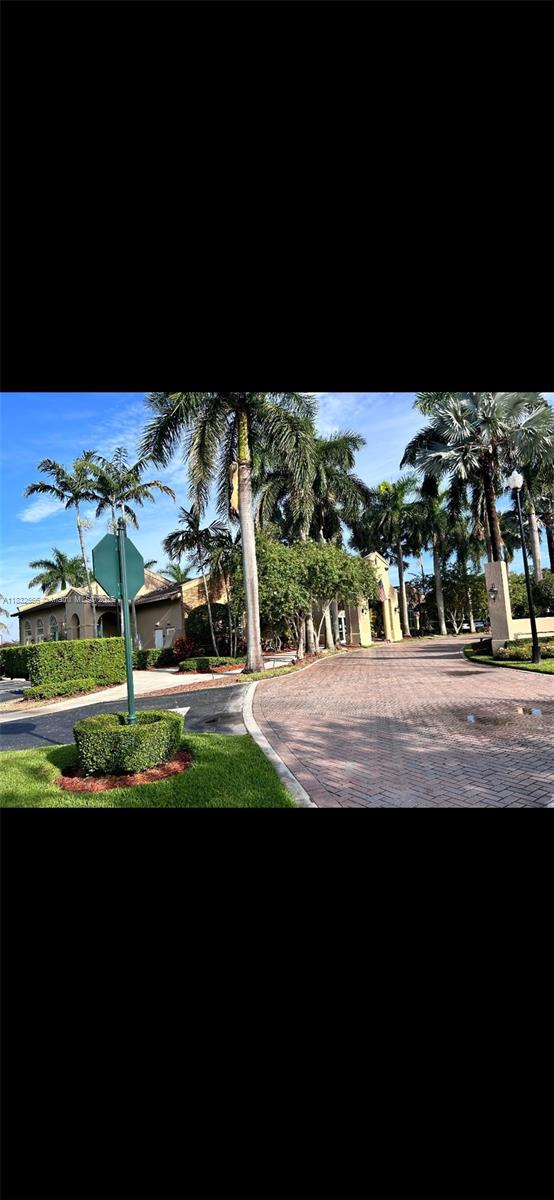 VILLAS AT CARMEL CONDO NO - Residential