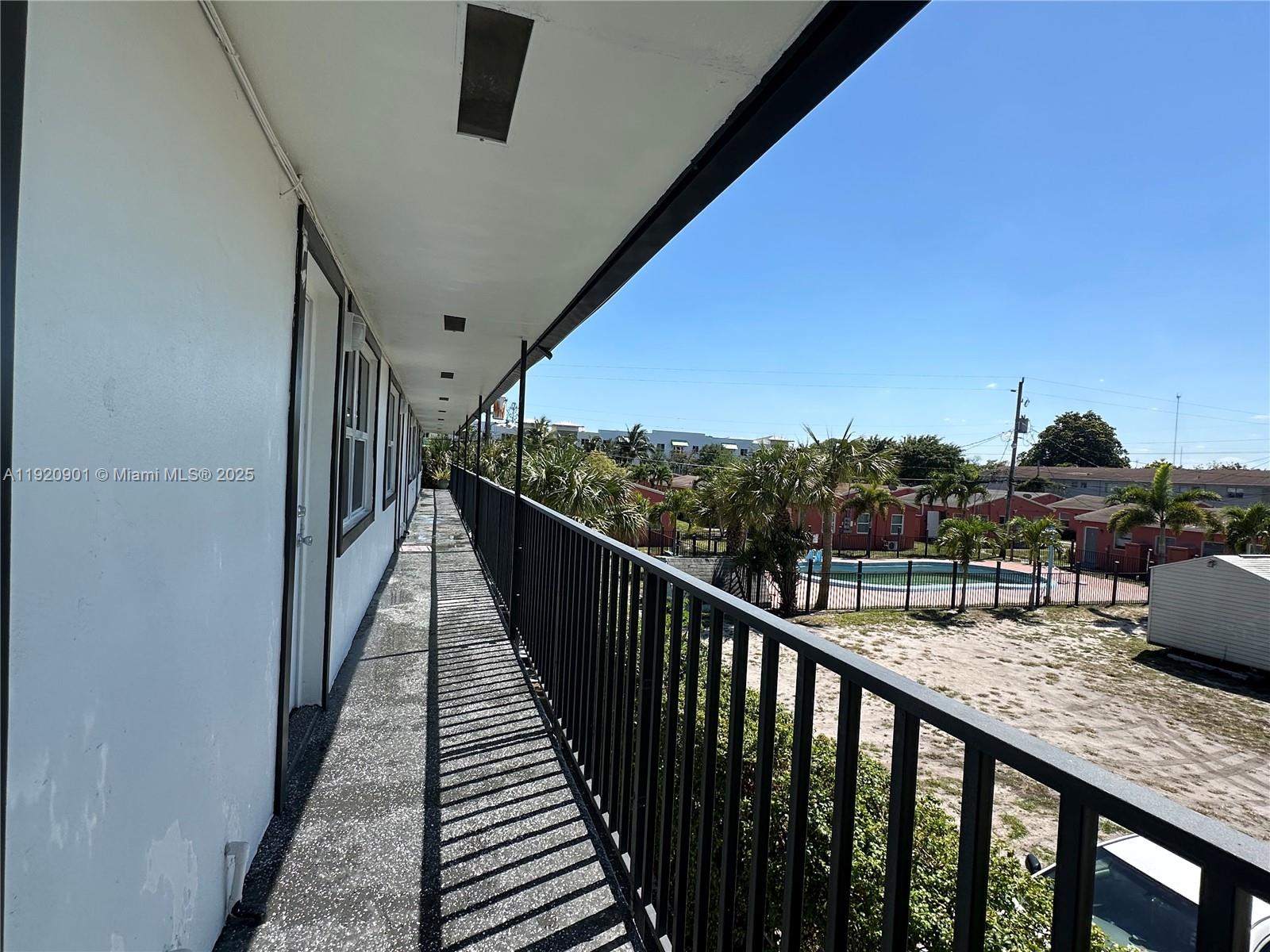 HOLLYWOOD LITTLE RANCHES - Residential Lease