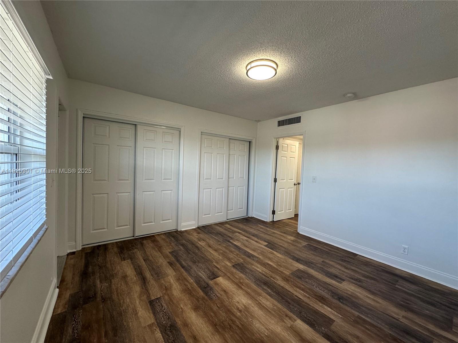 HOLLYWOOD LITTLE RANCHES - Residential Lease