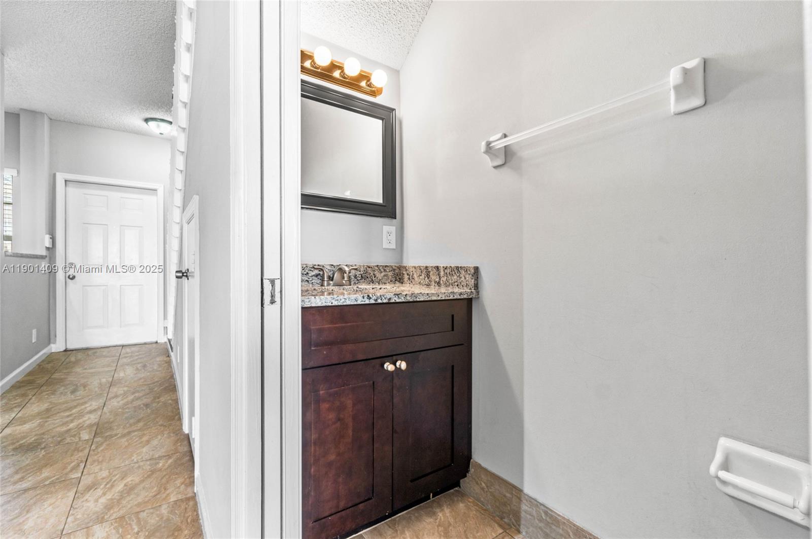 PALMBROOKE TOWNHOMES - Residential Lease
