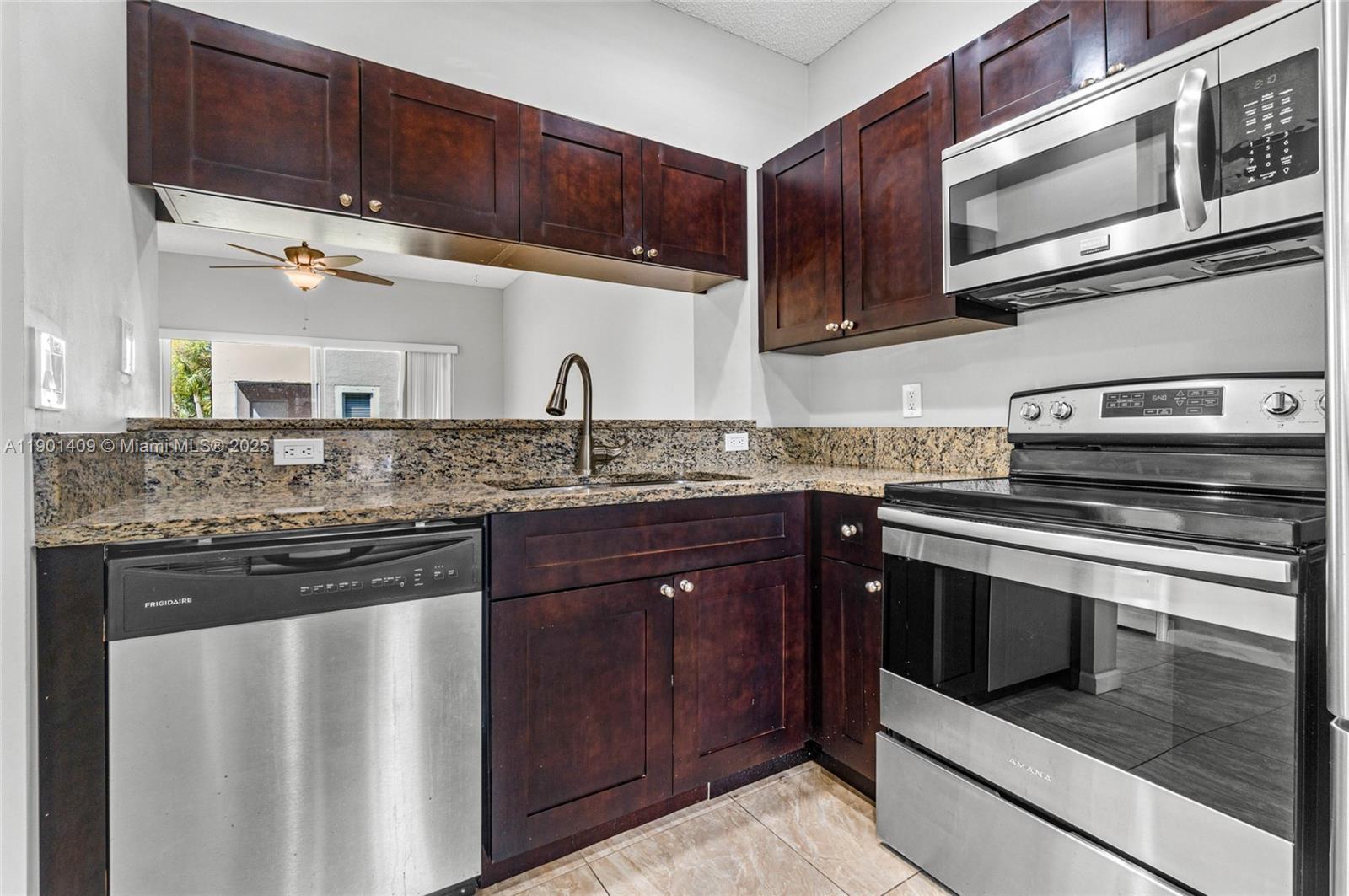PALMBROOKE TOWNHOMES - Residential Lease