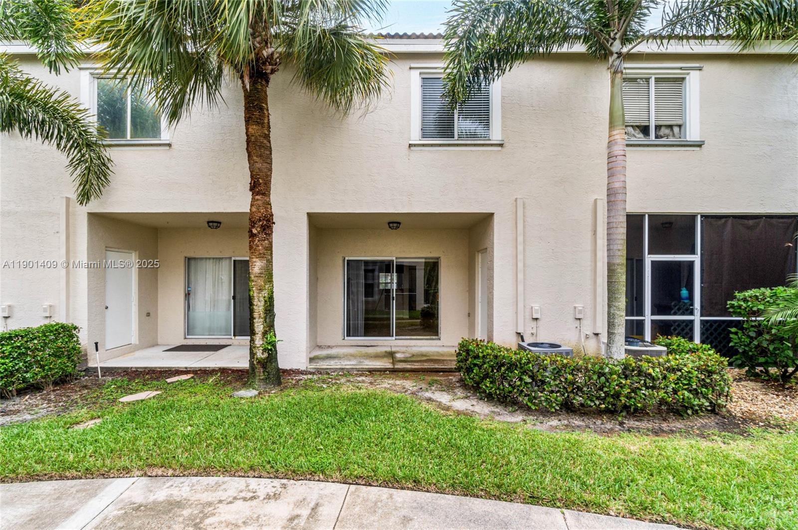 PALMBROOKE TOWNHOMES - Residential Lease
