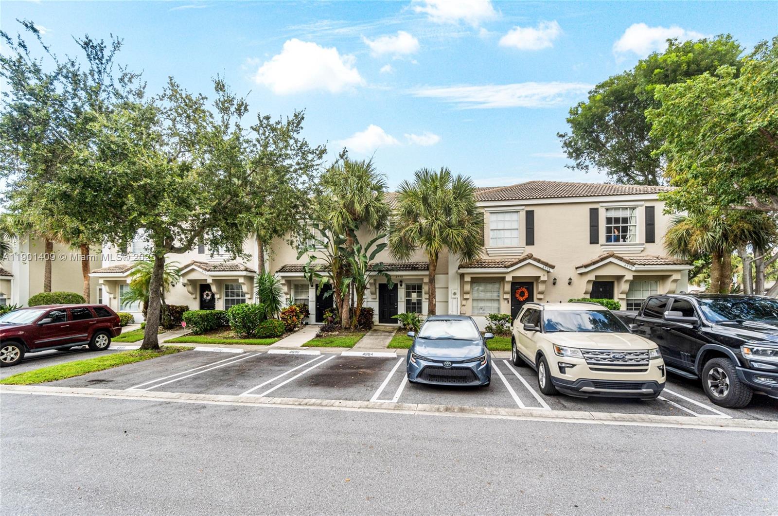 PALMBROOKE TOWNHOMES - Residential Lease