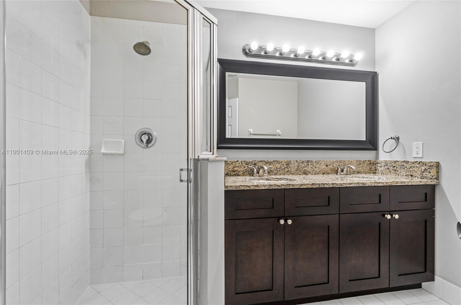 PALMBROOKE TOWNHOMES - Residential Lease