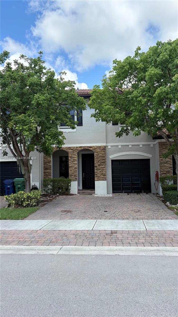 Rental Property at 23911 Sw 117th Ct 23911, Homestead, Miami-Dade County, Florida - Bedrooms: 3 
Bathrooms: 3  - $2,600 MO.