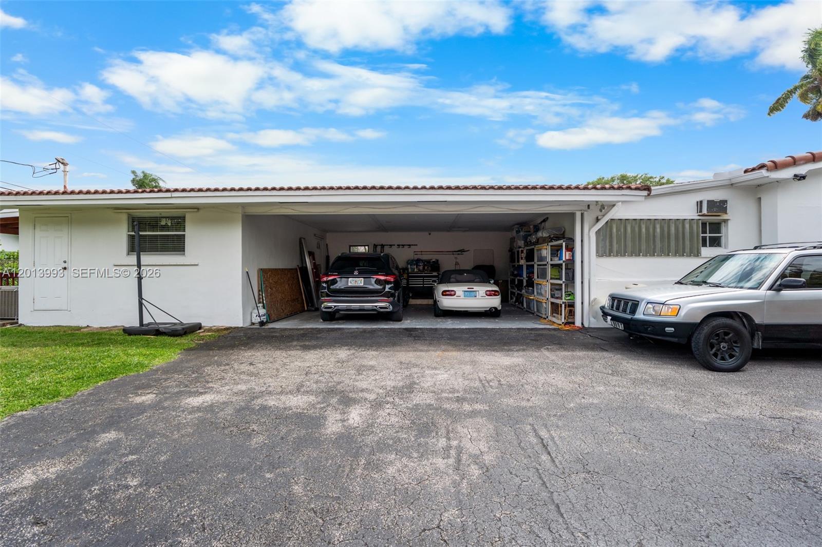 RANCHERO MANORS 2ND ADDN - Residential