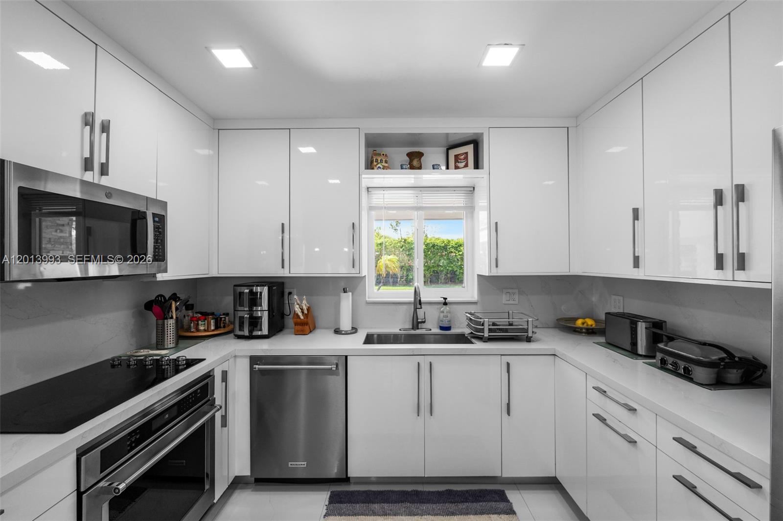 RANCHERO MANORS 2ND ADDN - Residential