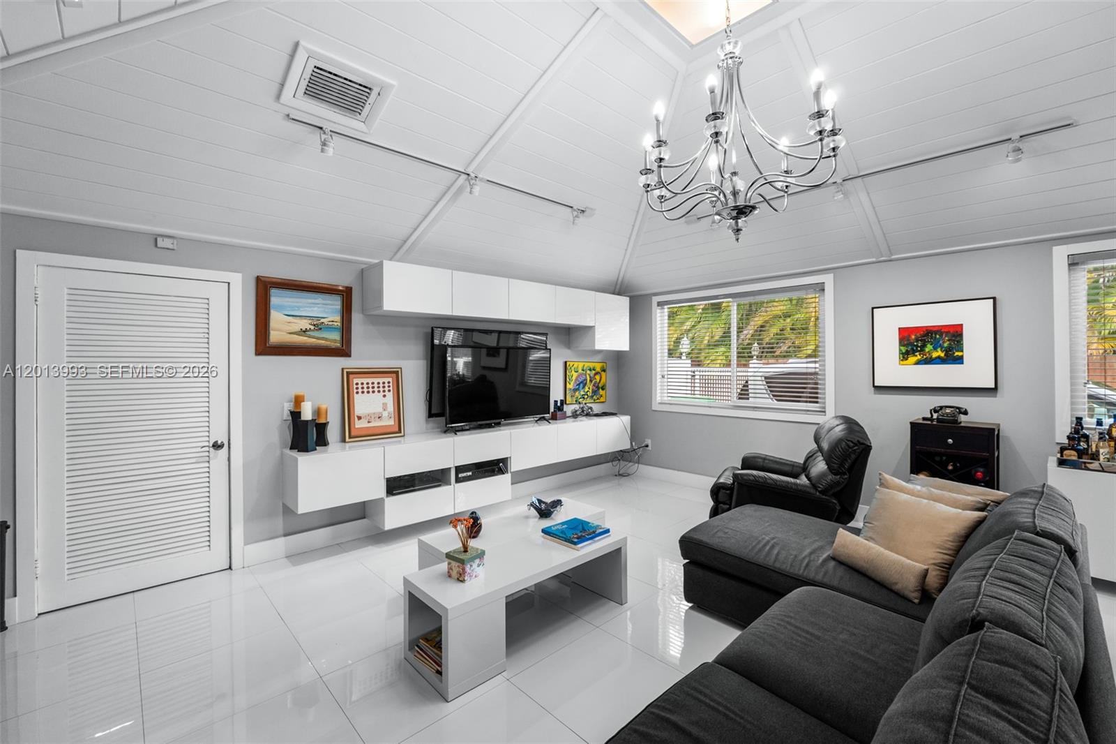RANCHERO MANORS 2ND ADDN - Residential