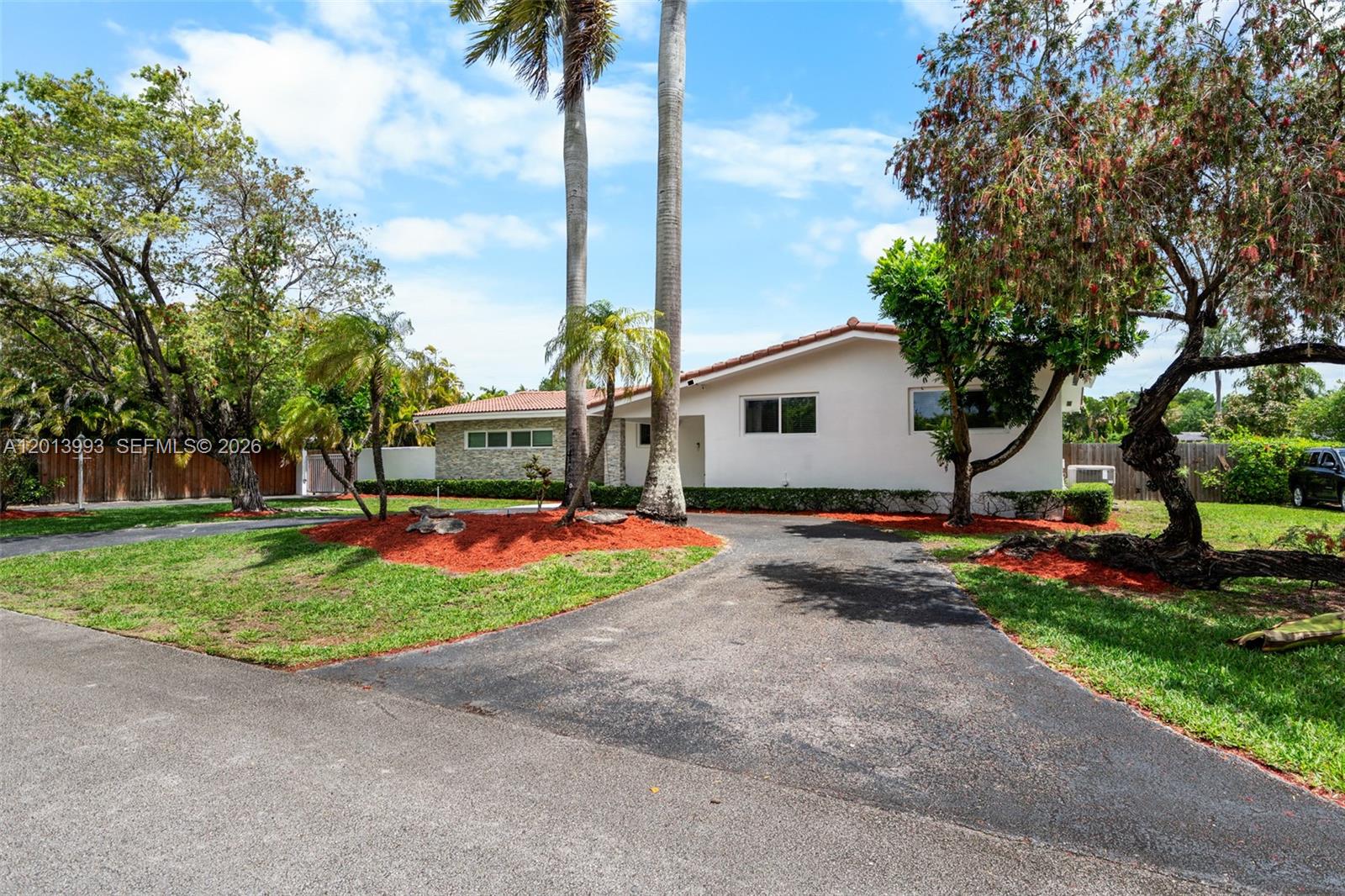 RANCHERO MANORS 2ND ADDN - Residential