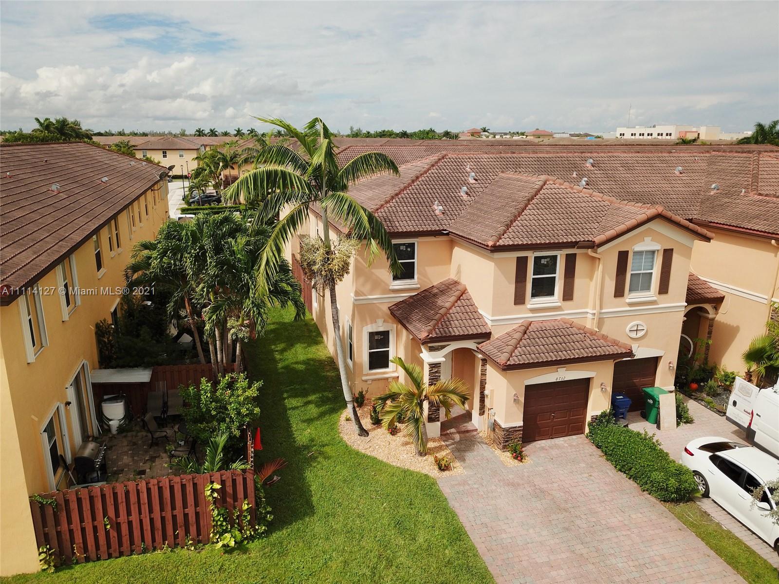 ISLANDS AT DORAL NORTHWEST - Residential