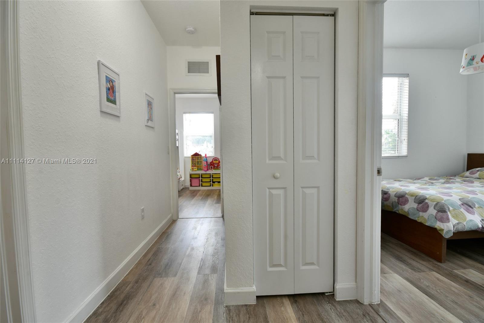 ISLANDS AT DORAL NORTHWEST - Residential