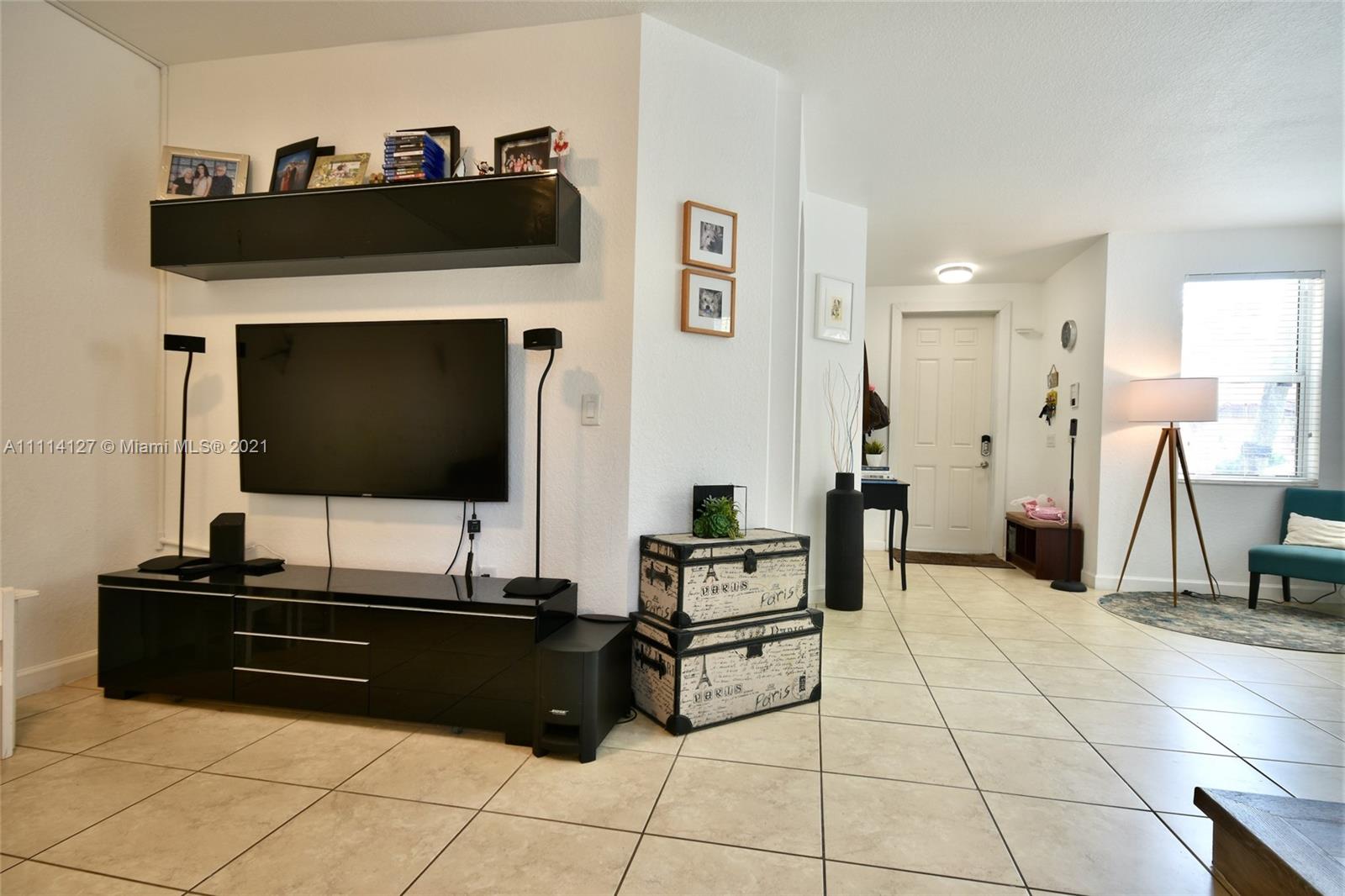 ISLANDS AT DORAL NORTHWEST - Residential