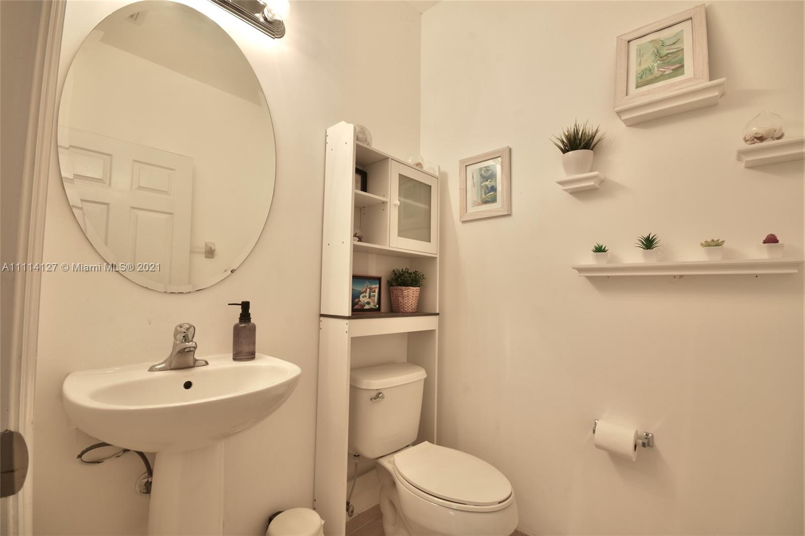 ISLANDS AT DORAL NORTHWEST - Residential