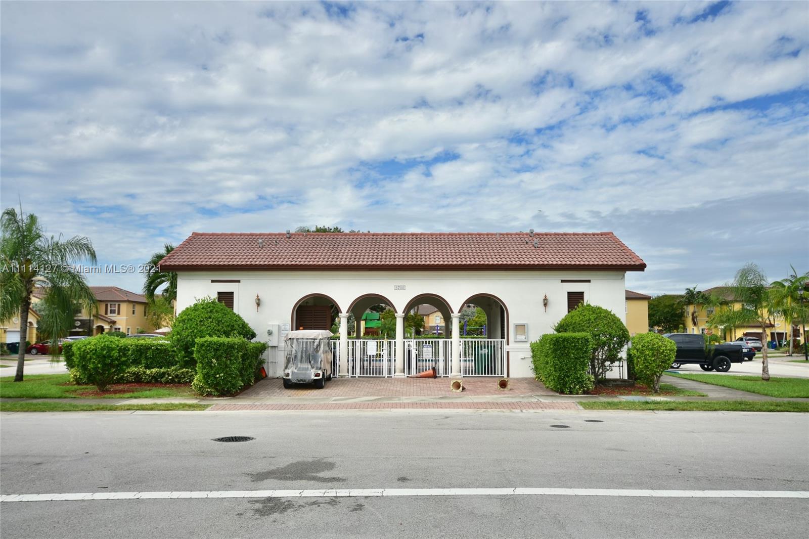 ISLANDS AT DORAL NORTHWEST - Residential