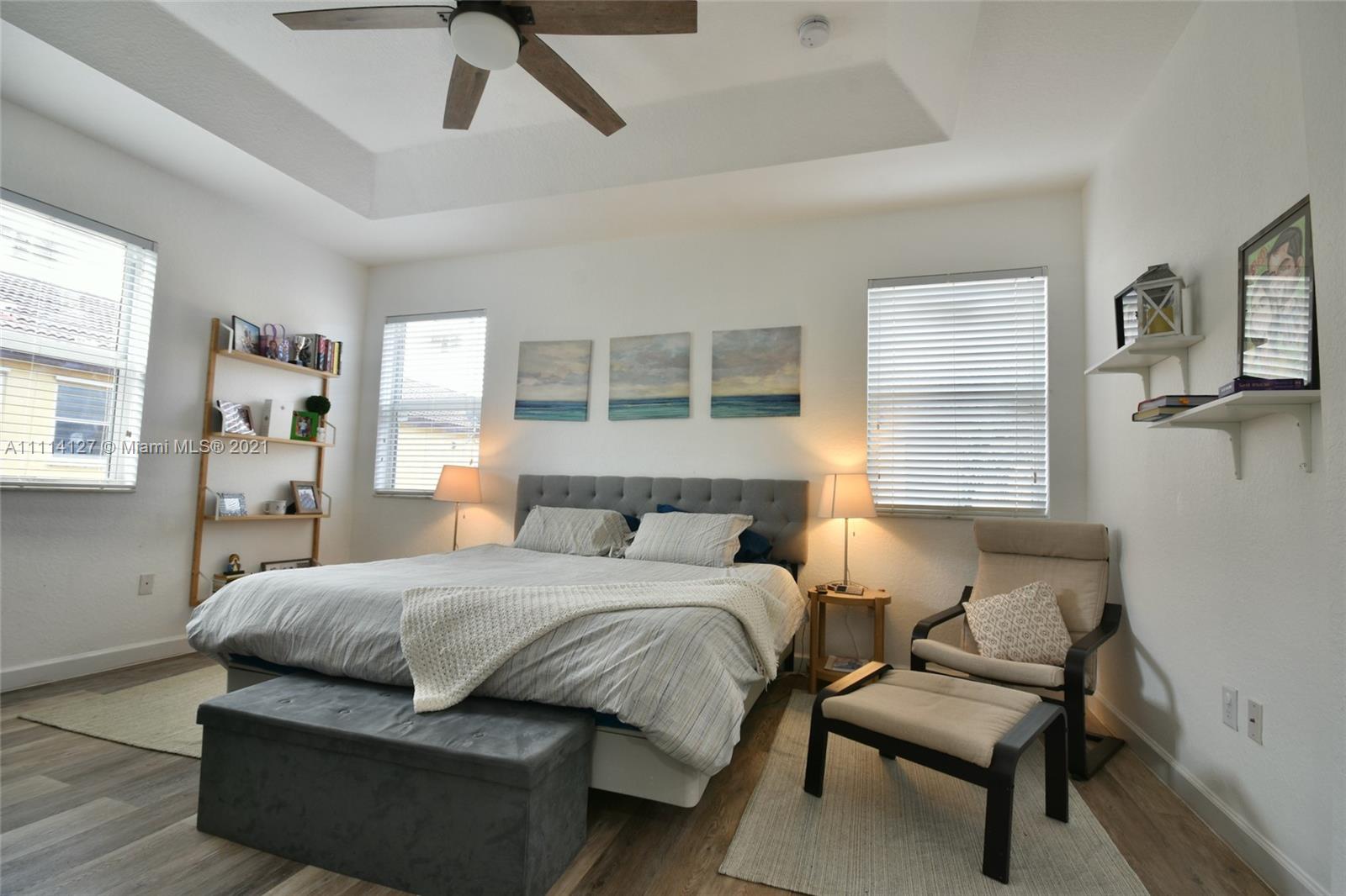 ISLANDS AT DORAL NORTHWEST - Residential