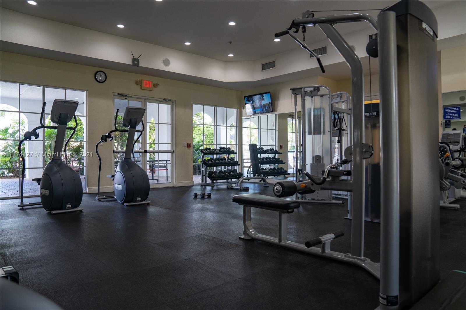 ISLANDS AT DORAL NORTHWEST - Residential