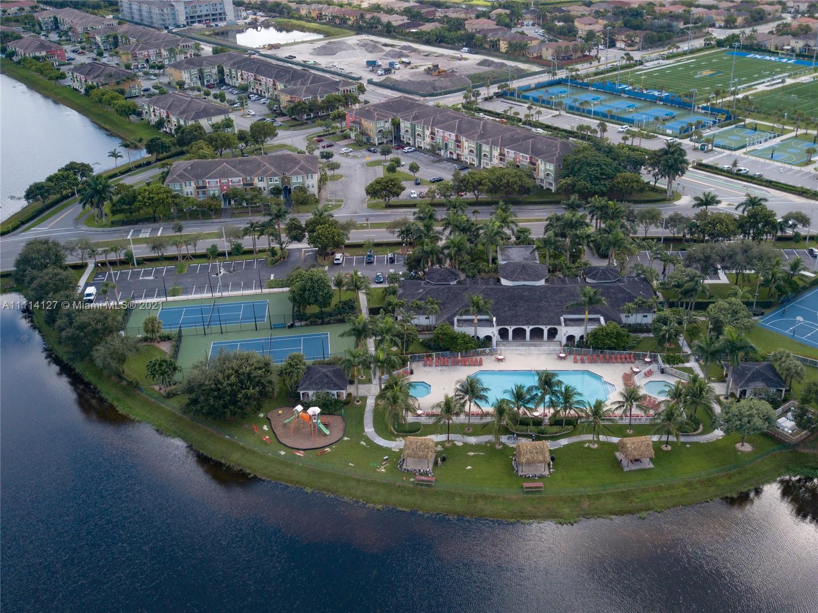 ISLANDS AT DORAL NORTHWEST - Residential