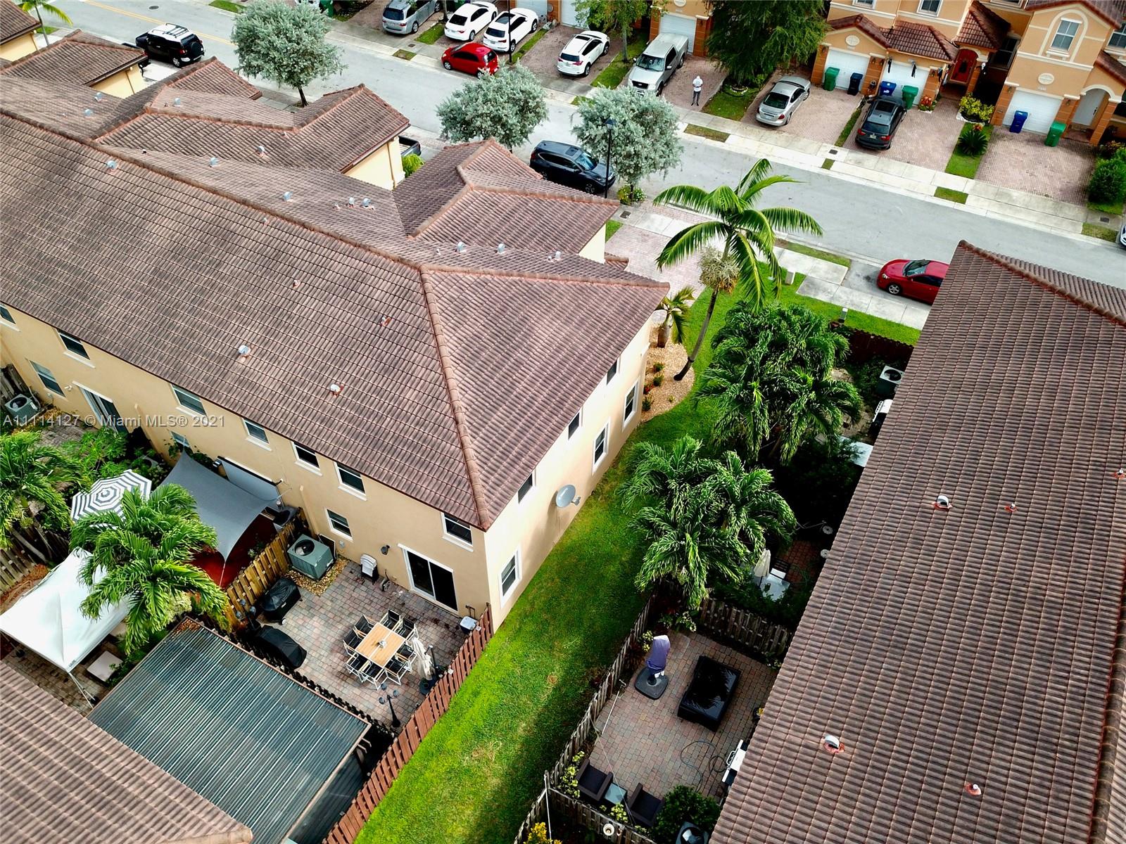 ISLANDS AT DORAL NORTHWEST - Residential