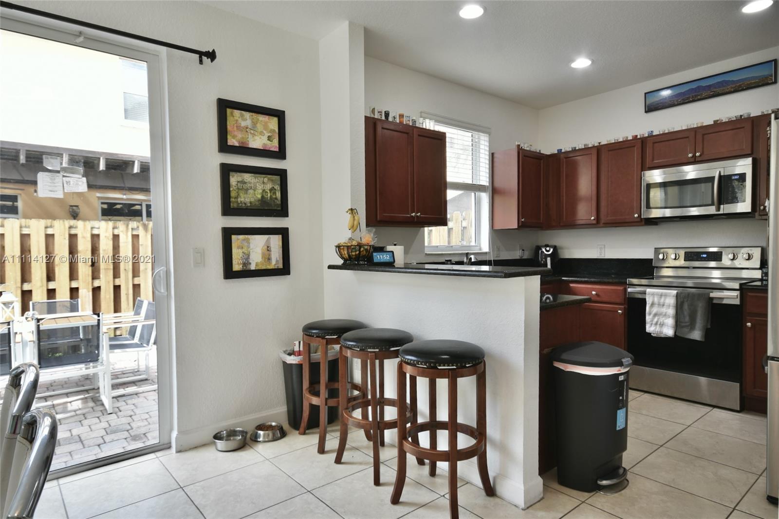 ISLANDS AT DORAL NORTHWEST - Residential