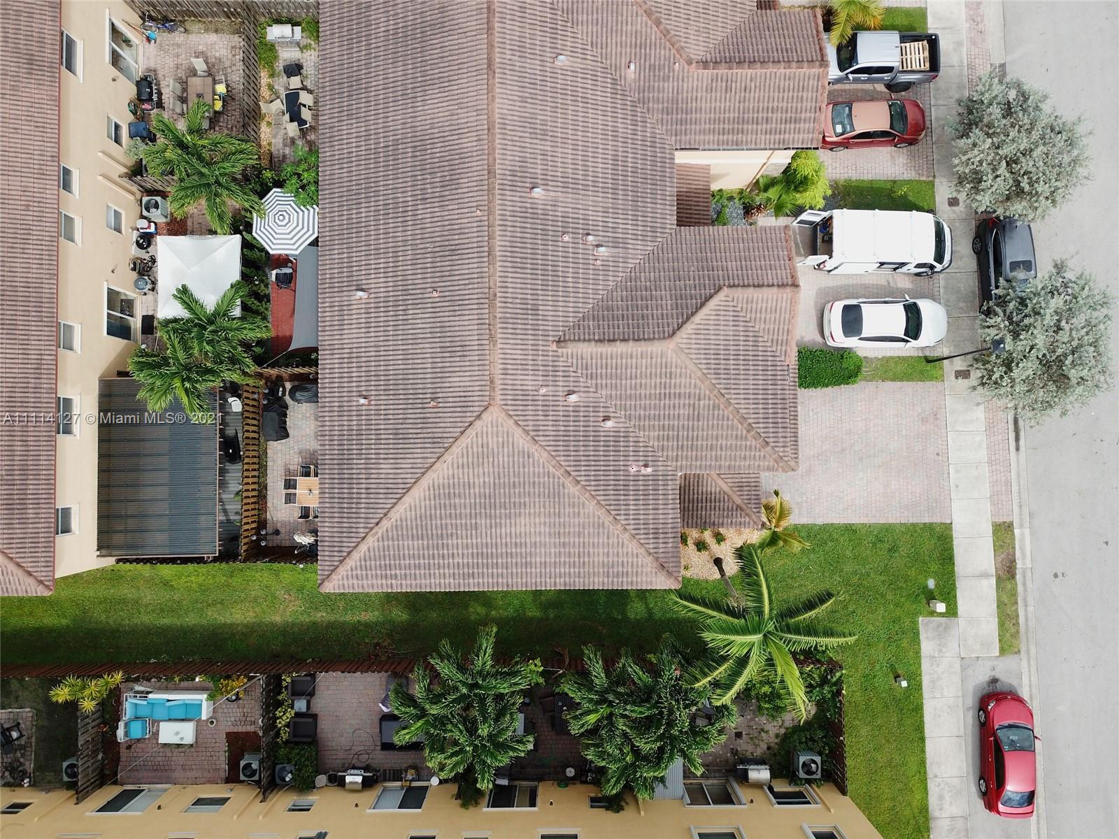 ISLANDS AT DORAL NORTHWEST - Residential