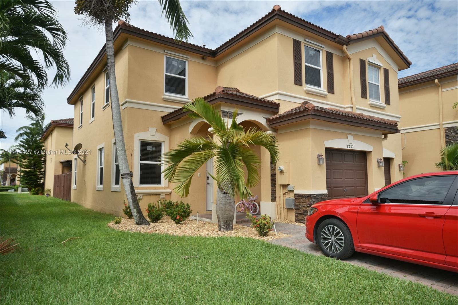 ISLANDS AT DORAL NORTHWEST - Residential