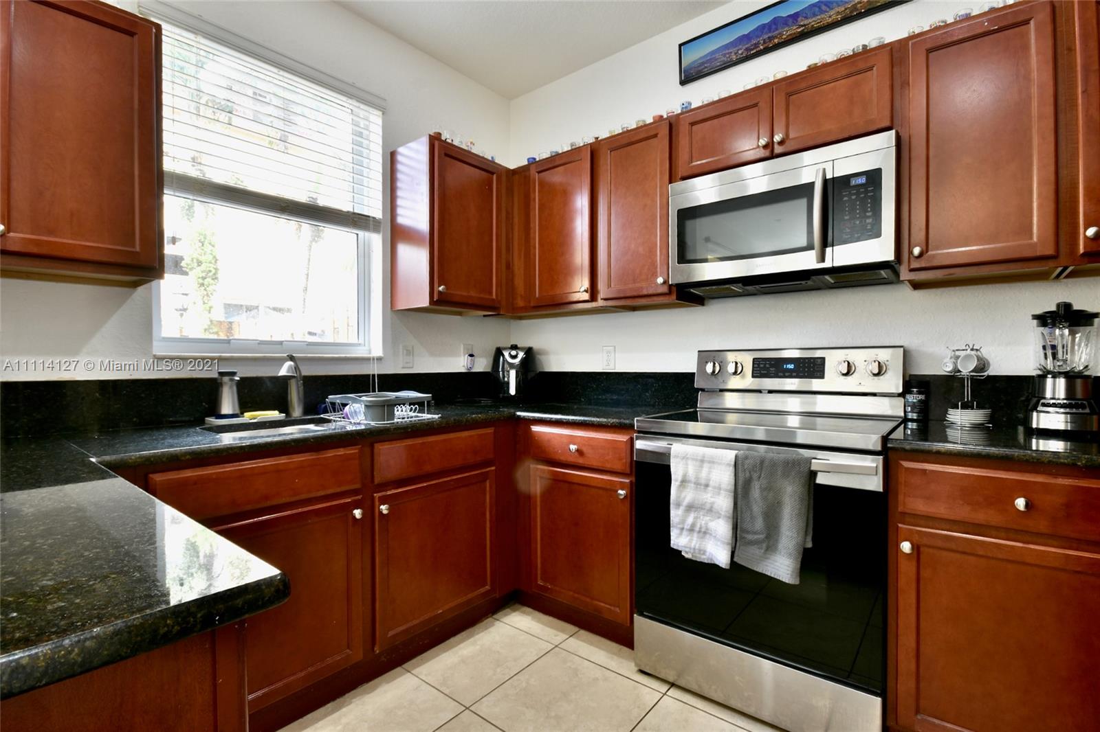 ISLANDS AT DORAL NORTHWEST - Residential