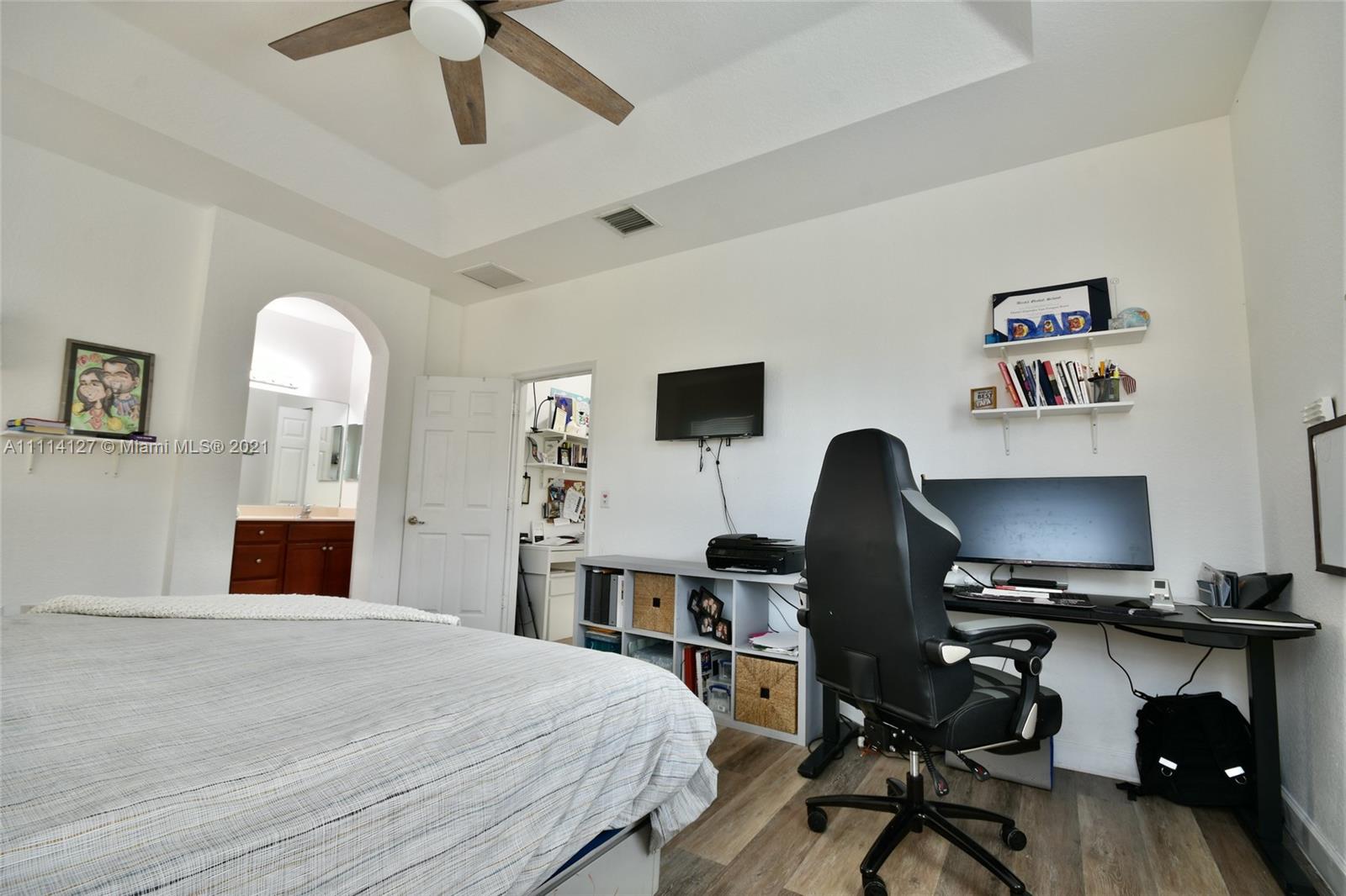 ISLANDS AT DORAL NORTHWEST - Residential