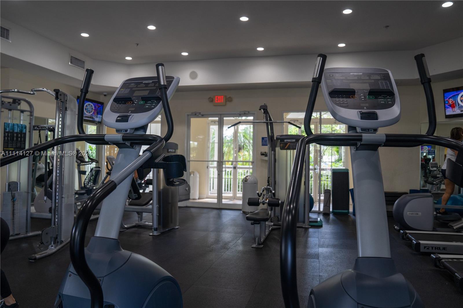 ISLANDS AT DORAL NORTHWEST - Residential