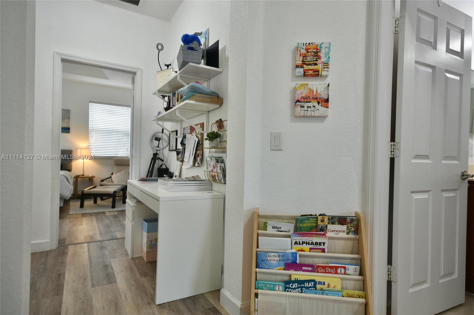 ISLANDS AT DORAL NORTHWEST - Residential