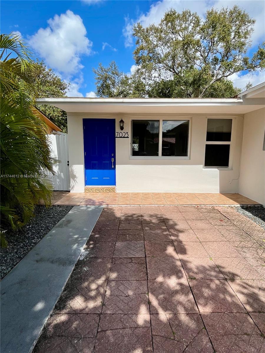 7023 Sw 2nd St 7023, Miami, Broward County, Florida - 3 Bedrooms  
2 Bathrooms - 