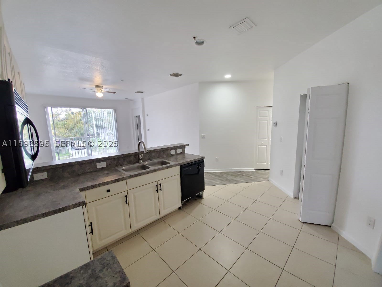 1945 Marsh Harbor Dr 1945, Riviera Beach FL 33404