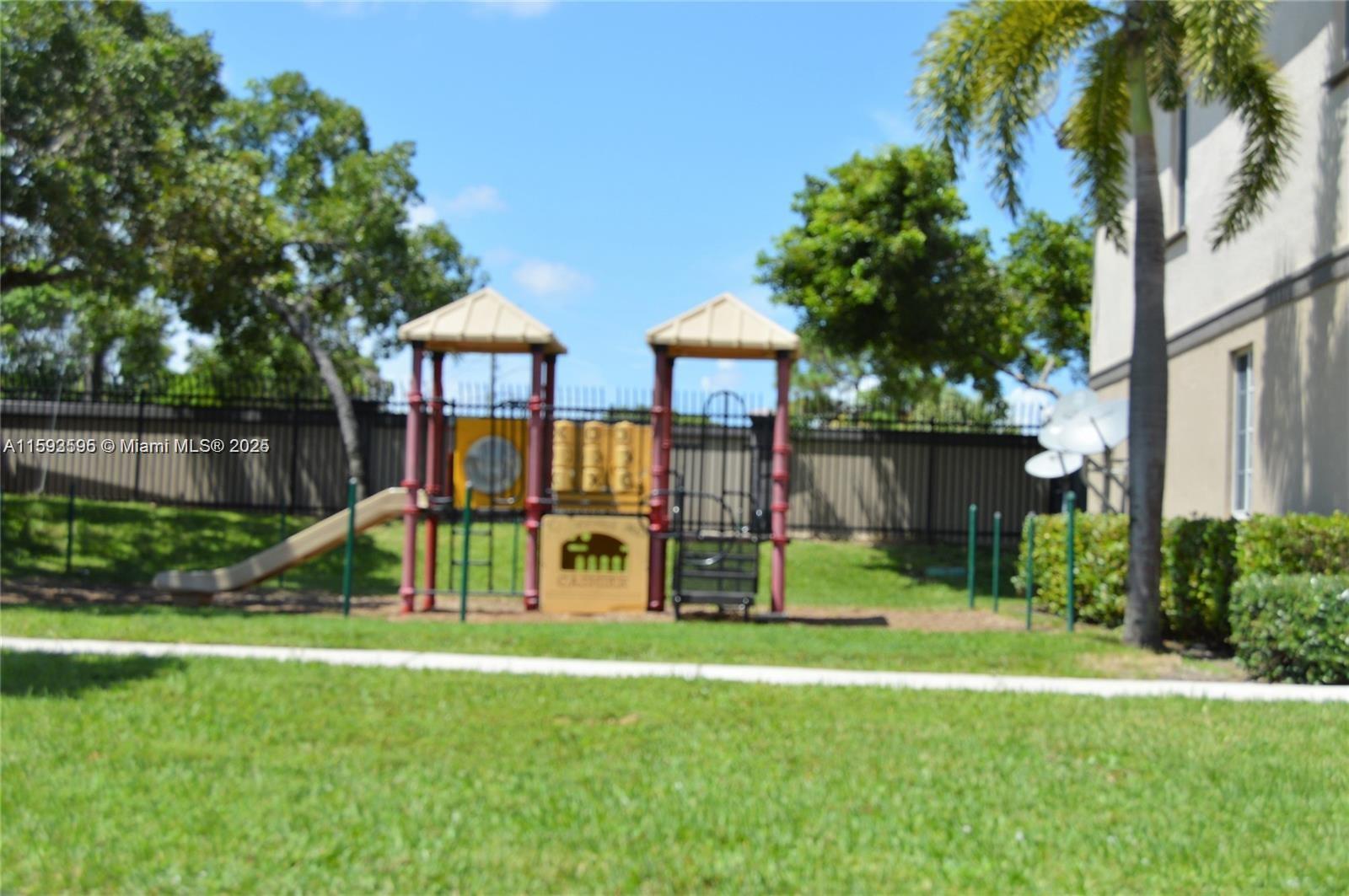 MARSH HARBOUR 3 CONDOMINIU - Residential