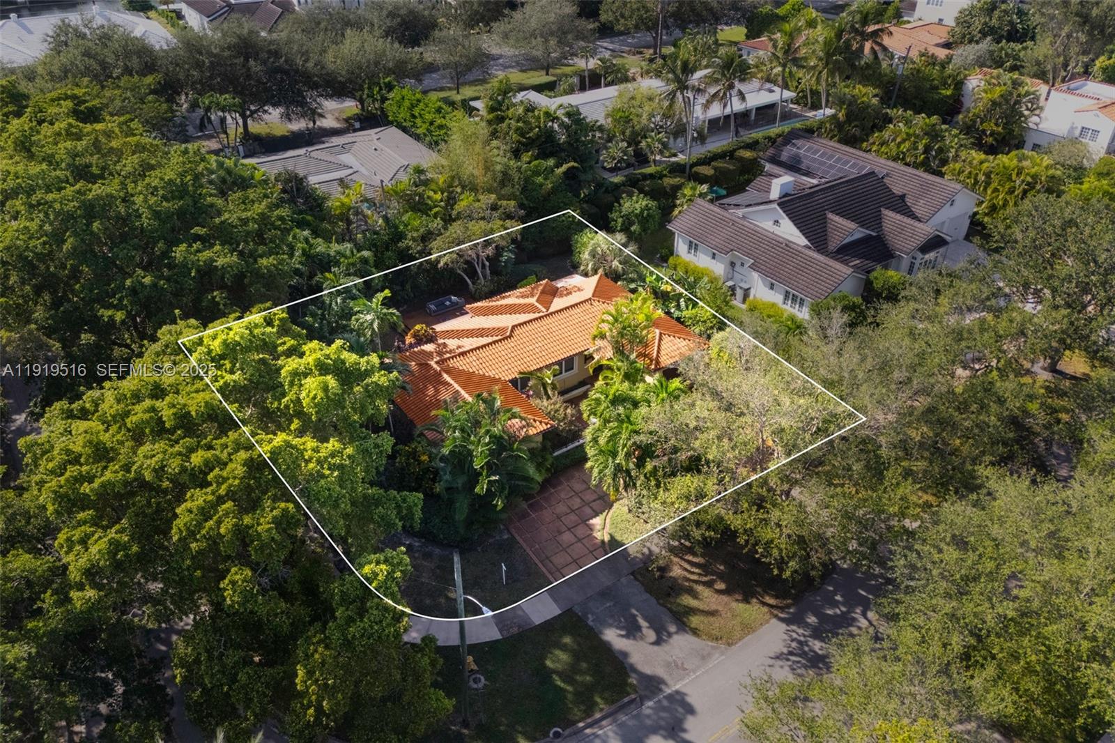 CORAL GABLES RIVIERA SEC - Residential