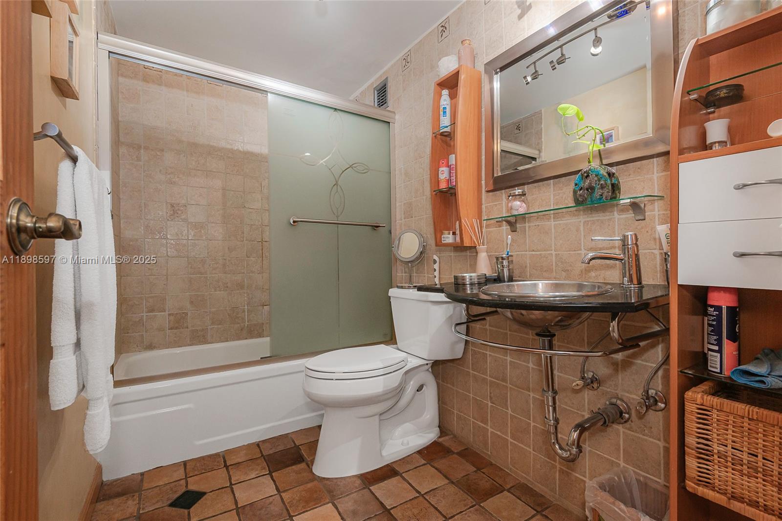 KENNEDY HOUSE CONDO - Residential