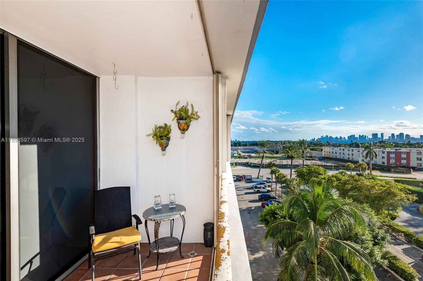 KENNEDY HOUSE CONDO - Residential