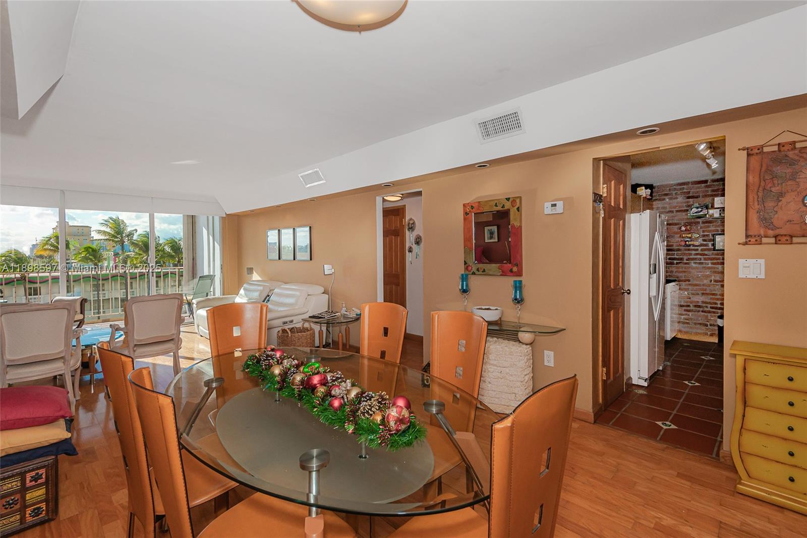 KENNEDY HOUSE CONDO - Residential