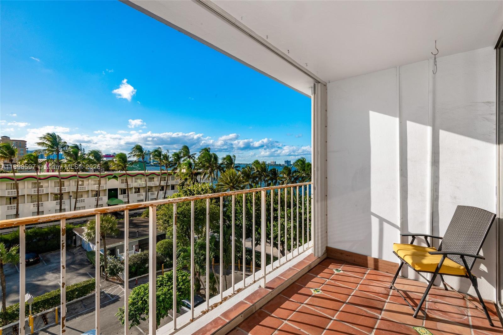 KENNEDY HOUSE CONDO - Residential