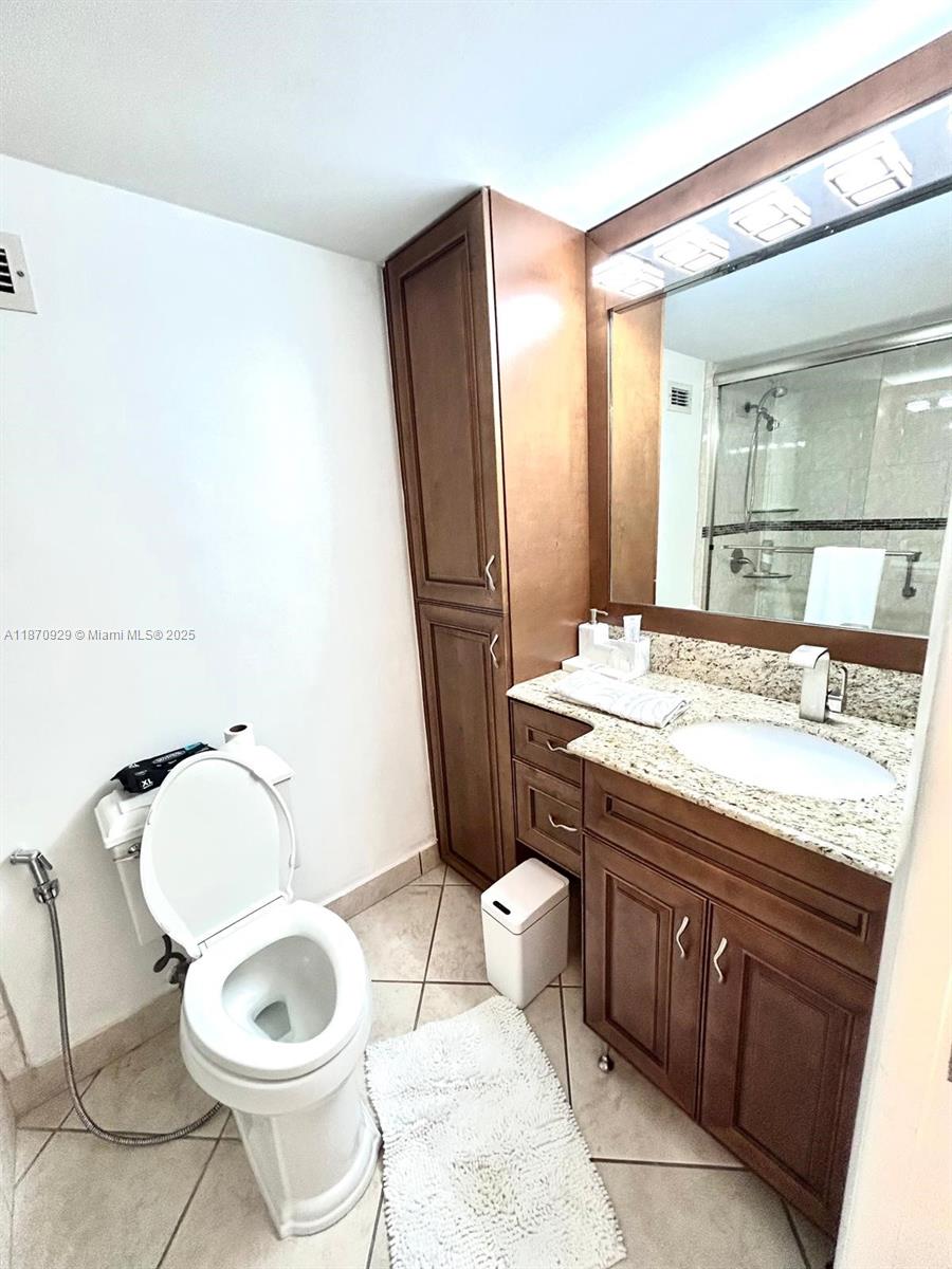 SEA AIR TOWERS CONDO - Residential Lease