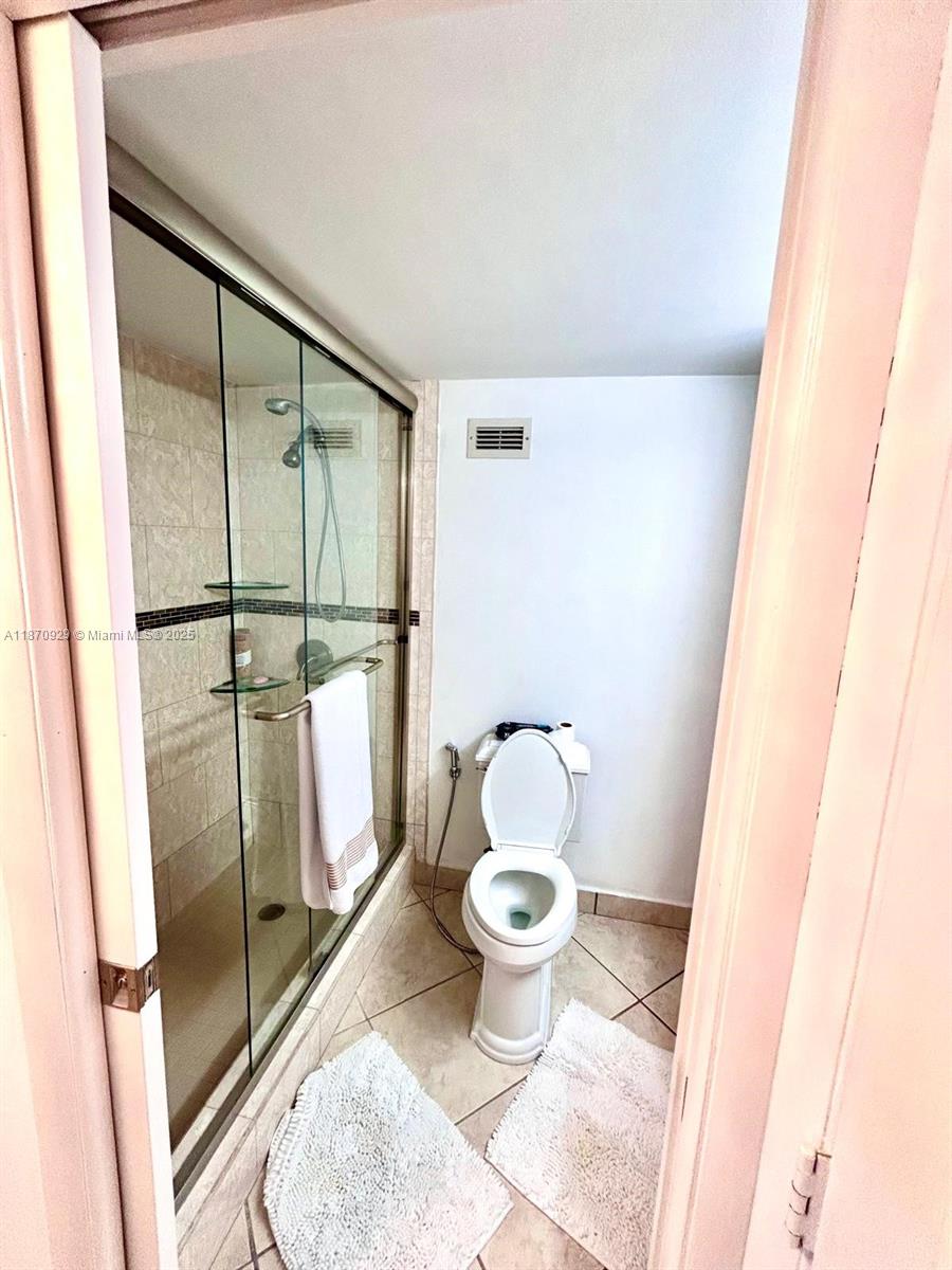 SEA AIR TOWERS CONDO - Residential Lease