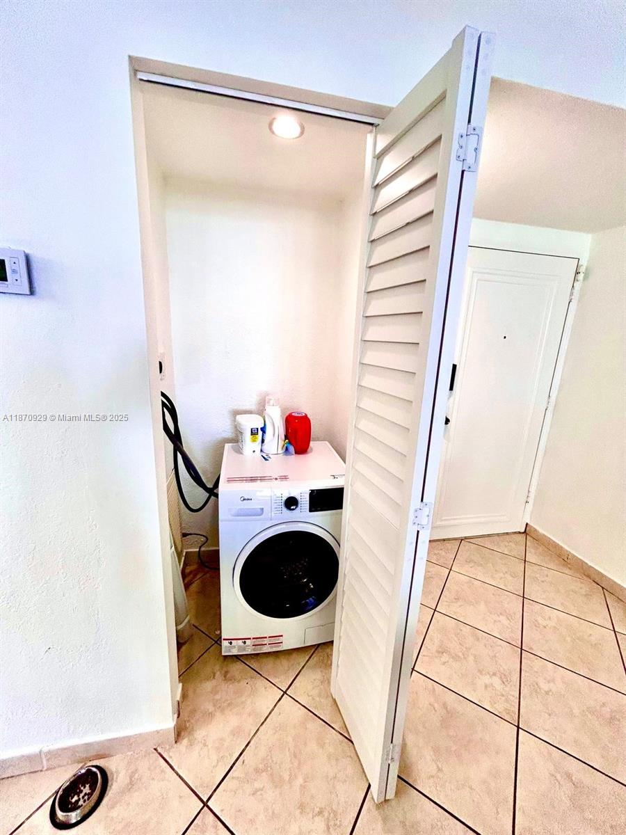 SEA AIR TOWERS CONDO - Residential Lease