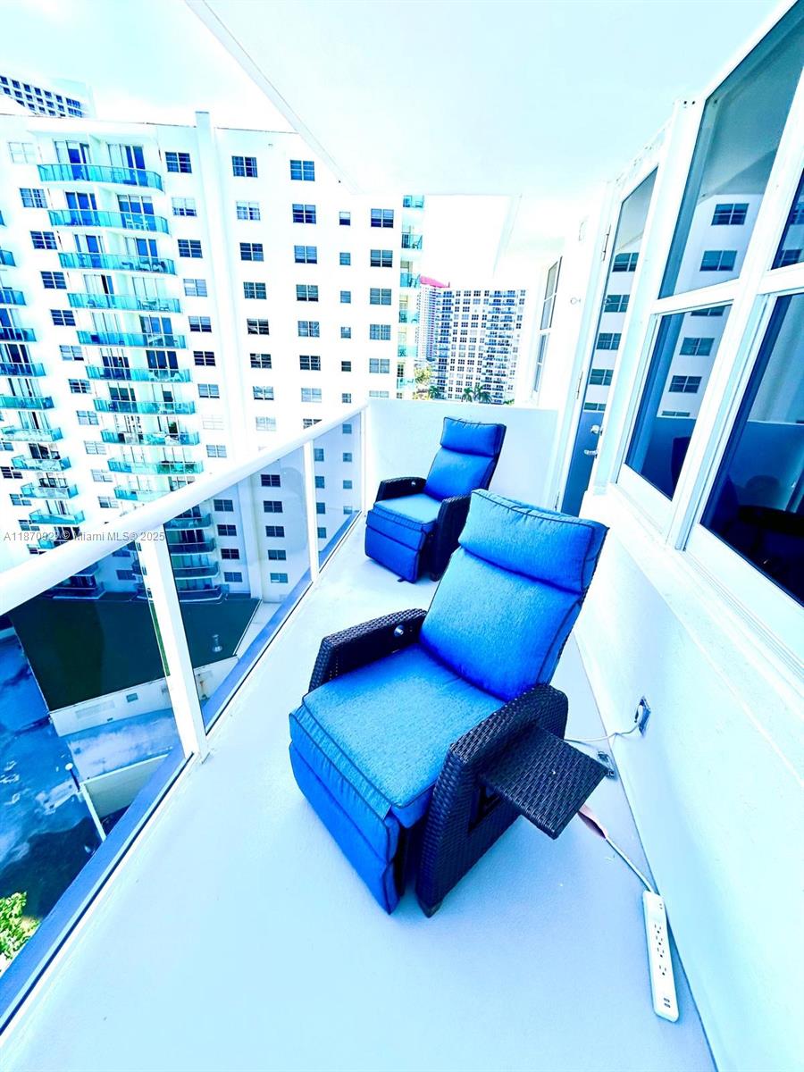 SEA AIR TOWERS CONDO - Residential Lease