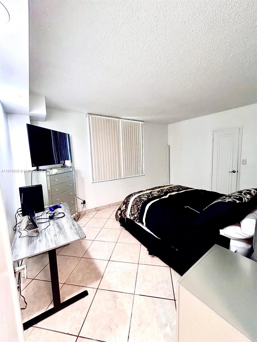 3725 S Ocean Dr 1116