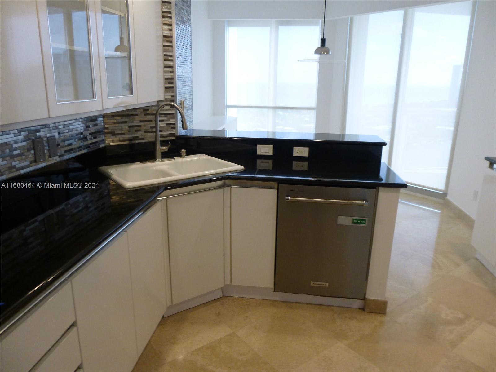 ATLANTIC III AT THE POINT - Residential Lease