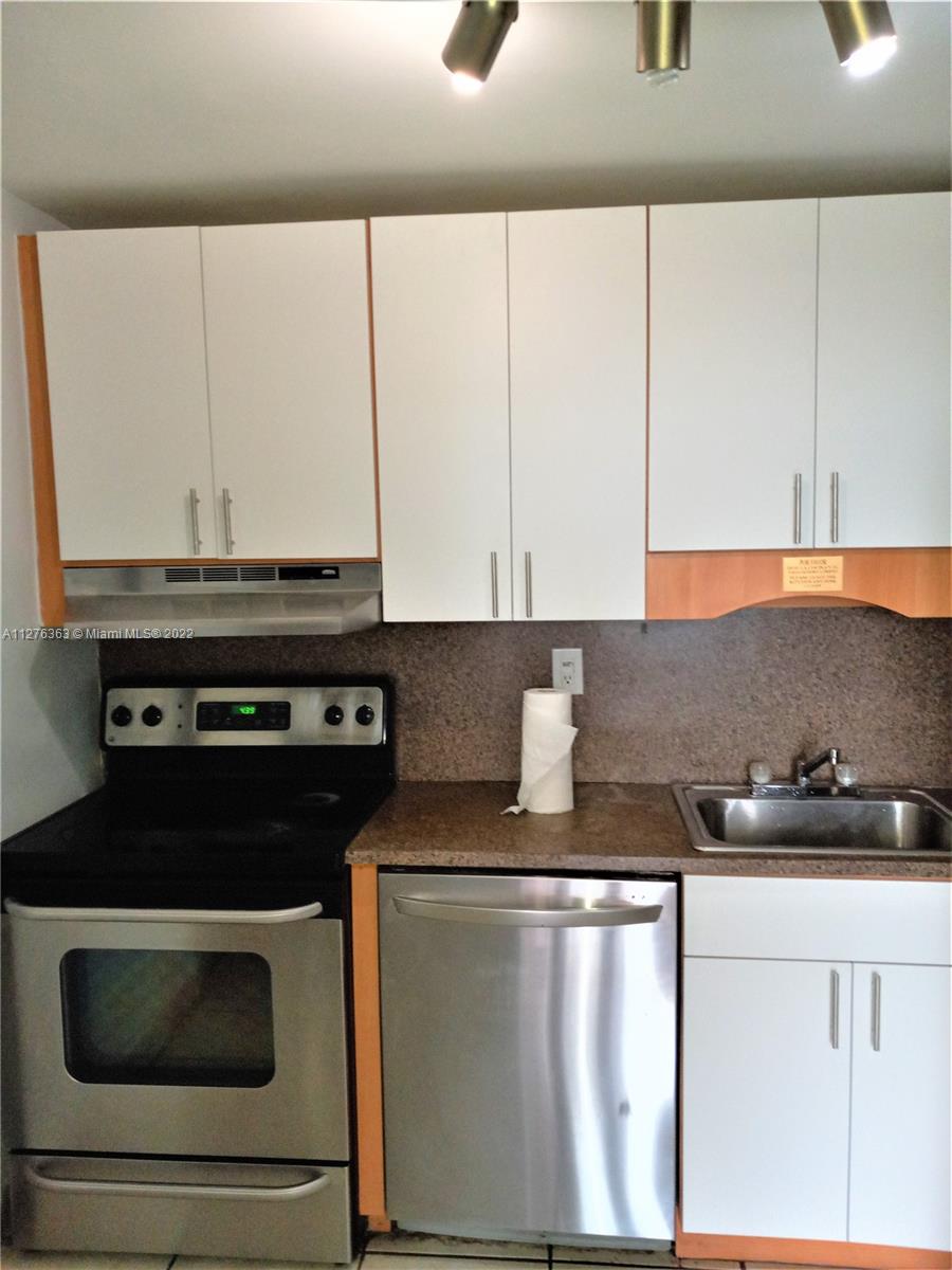 THE ISLANDER CLUB CONDO - Residential